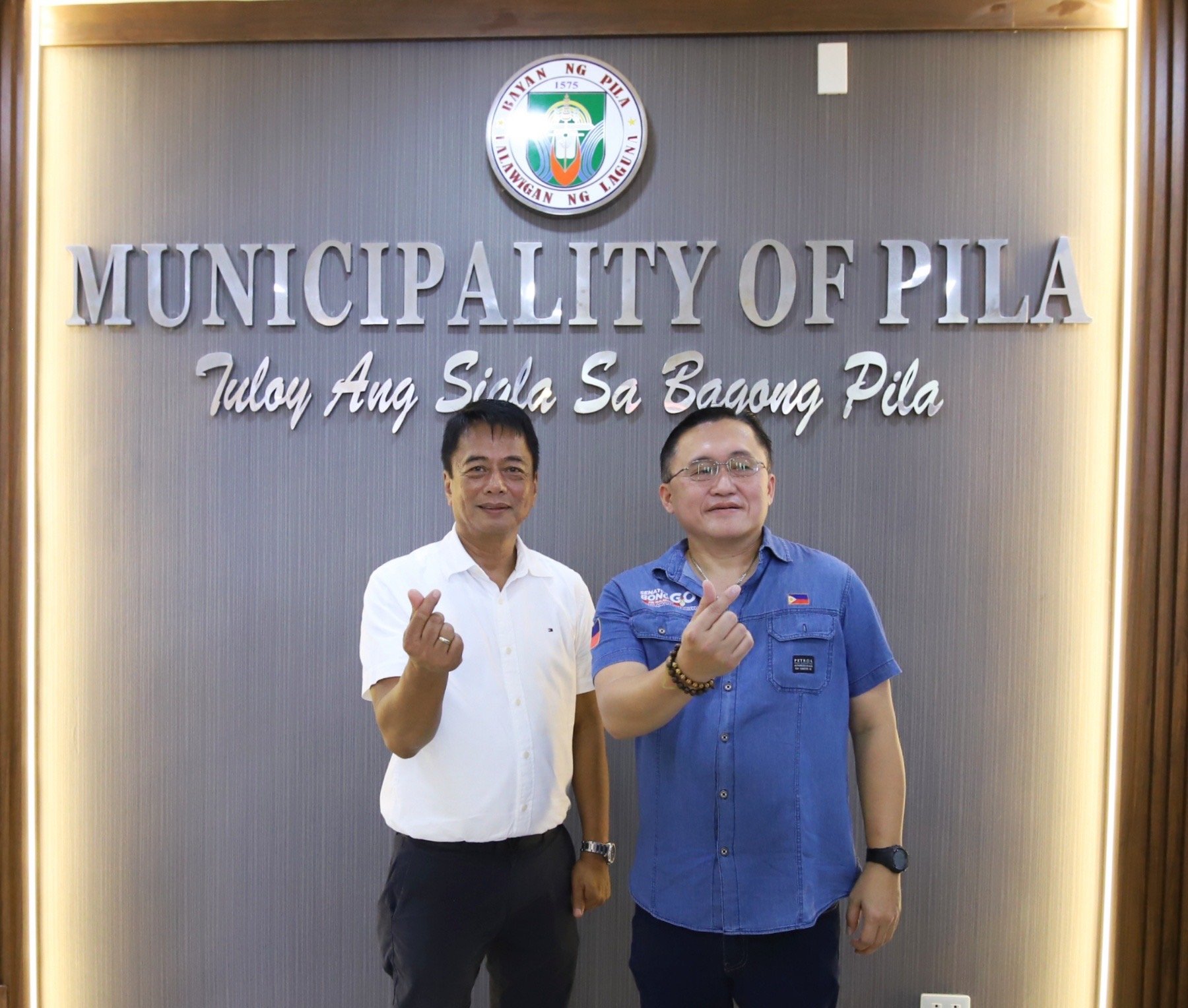 Pila gets new Municipal Hall; Mayor Ramos thanks Bong Go